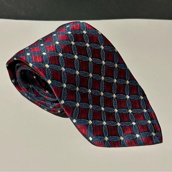 Van Heusen Other - Van Heusen 100% Silk Red and Blue Patterned 52” Men’s Tie